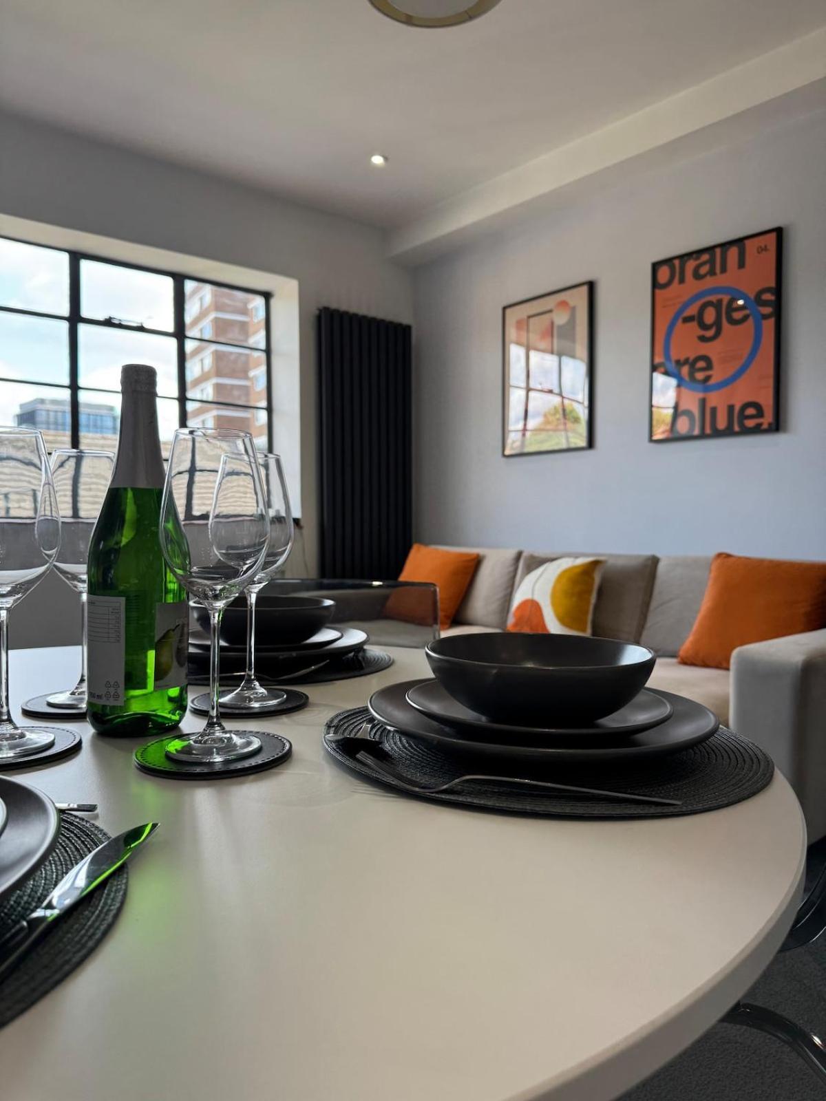 Luxury 2-bed In Shoreditch Apartment